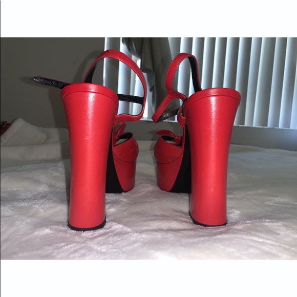 Red sandals - Picture 4 of 7